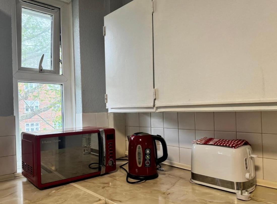 Bright & Cozy Double With Great Transport Links Homestay London